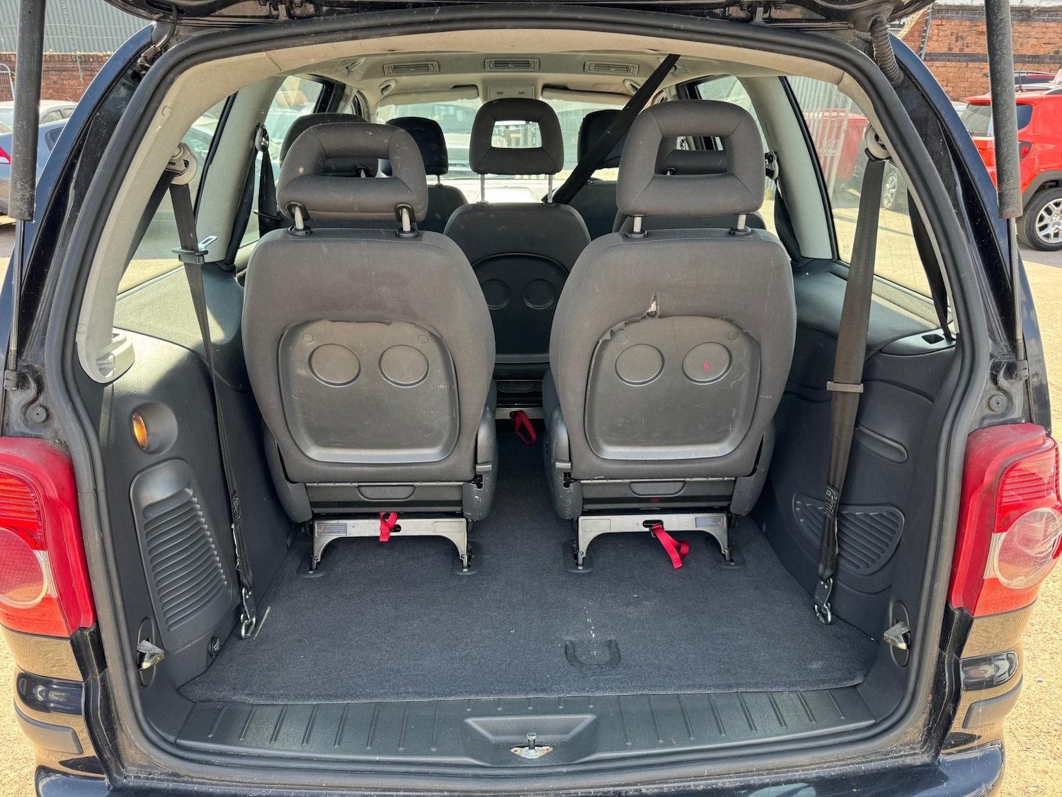 Used Volkswagen Sharan 2006 for sale - 76278705: Photo 26