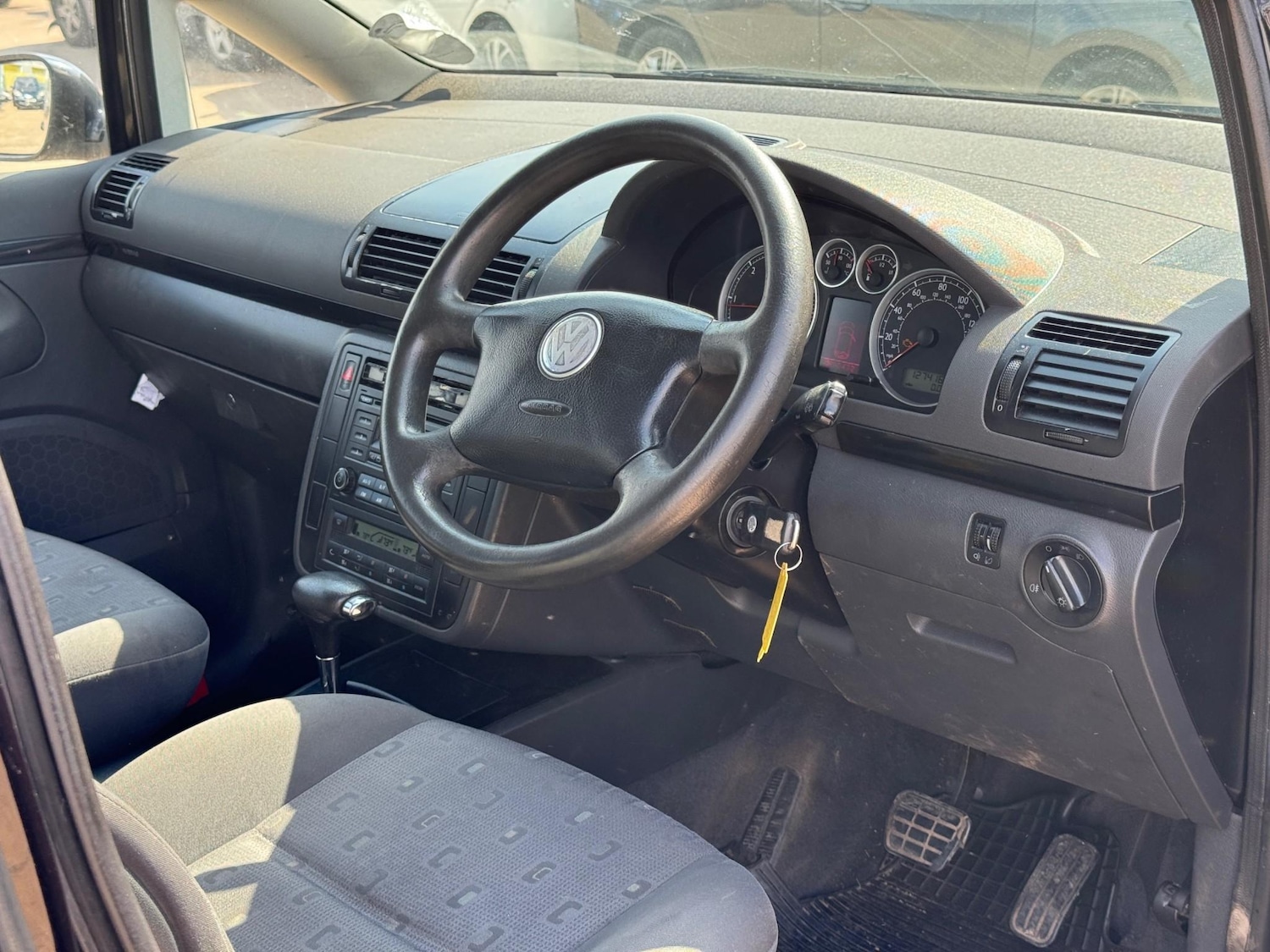 Used Volkswagen Sharan 2006 for sale - 76278705: Photo 5