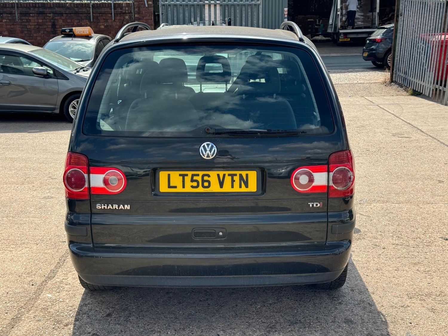 Used Volkswagen Sharan 2006 for sale - 76278705: Photo 8