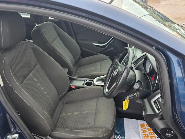 Used Vauxhall Astra 2010 for sale - 74431622: Photo 32