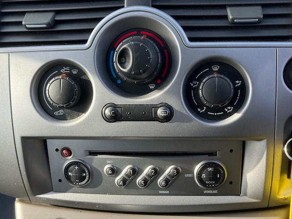 Used Renault Scenic 2007 for sale - 76278716: Photo 12