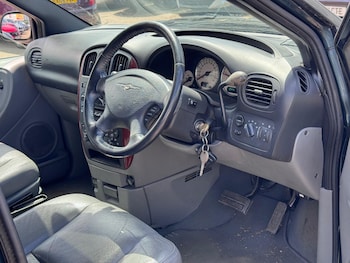 Used Chrysler Voyager 2005 for sale - 78918695: Photo