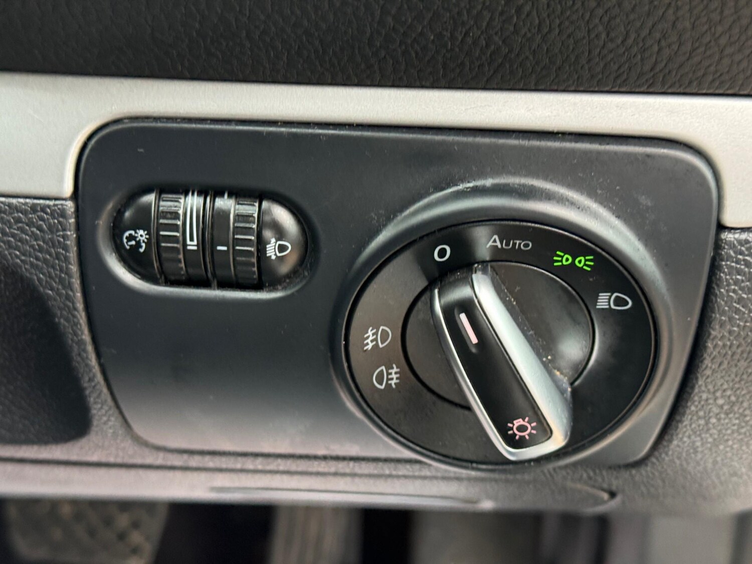 Used Volkswagen Scirocco 2010 for sale - 78225777: Photo 15