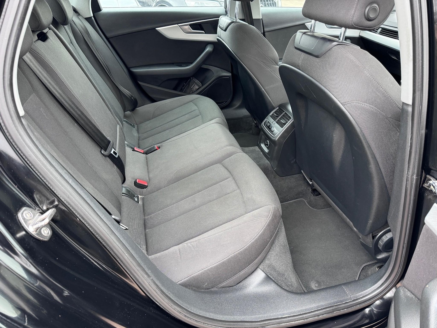 Used Audi A4 2017 for sale - 76068018: Photo 28