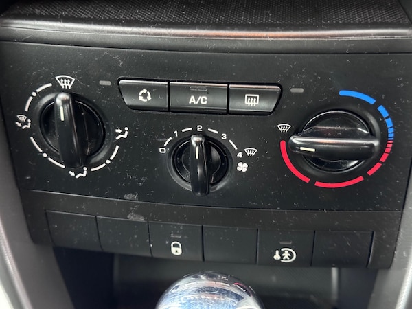 Used Peugeot 207 2007 for sale - 76310172: Photo 13