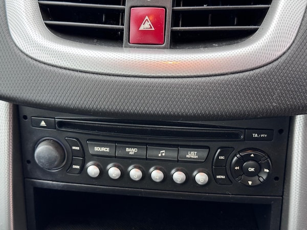 Used Peugeot 207 2007 for sale - 76310172: Photo 14