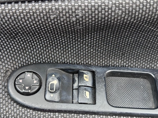 Used Peugeot 207 2007 for sale - 76310172: Photo 15
