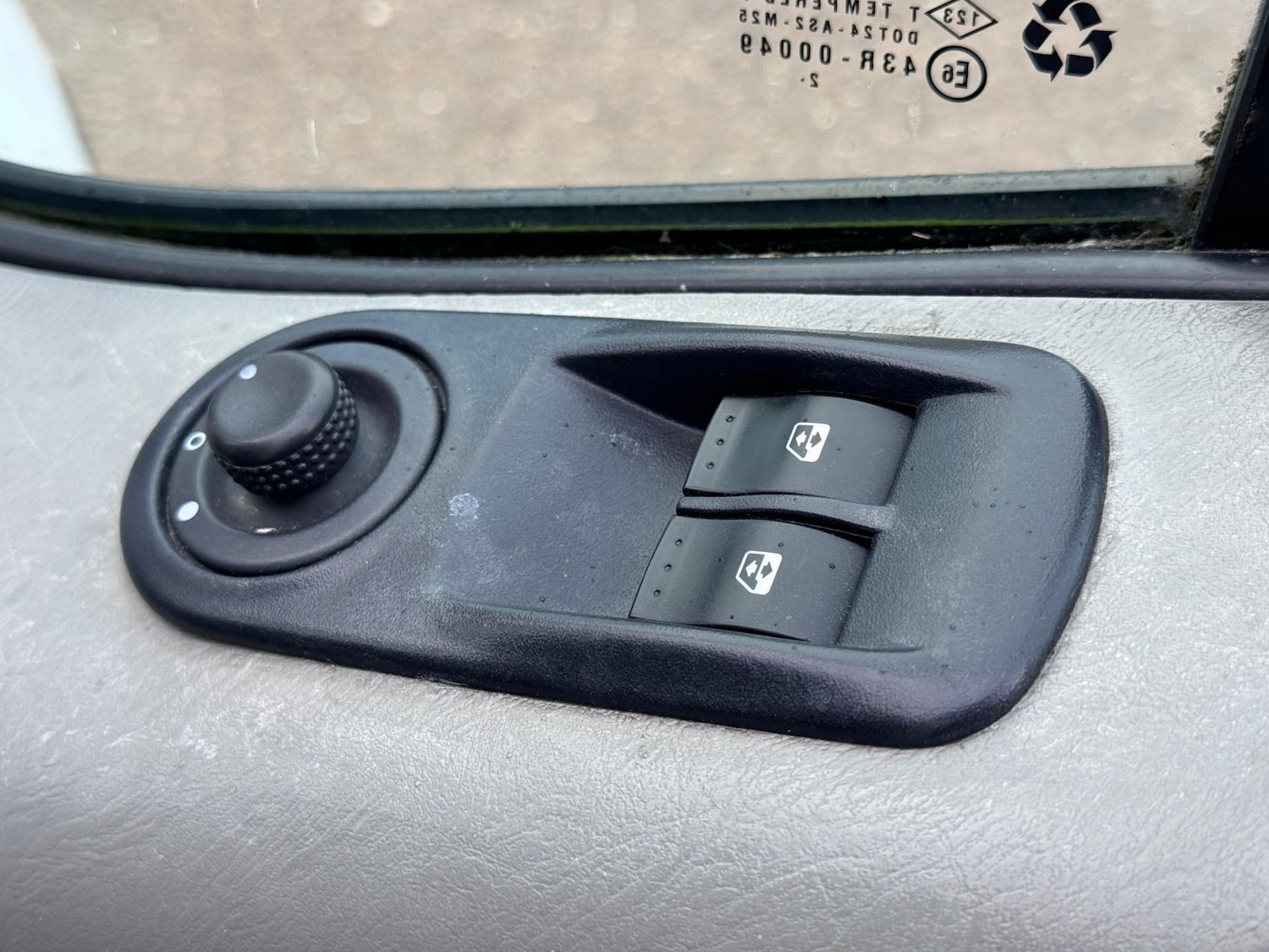 Used Vauxhall Vivaro 2013 for sale - 77620323: Photo 12