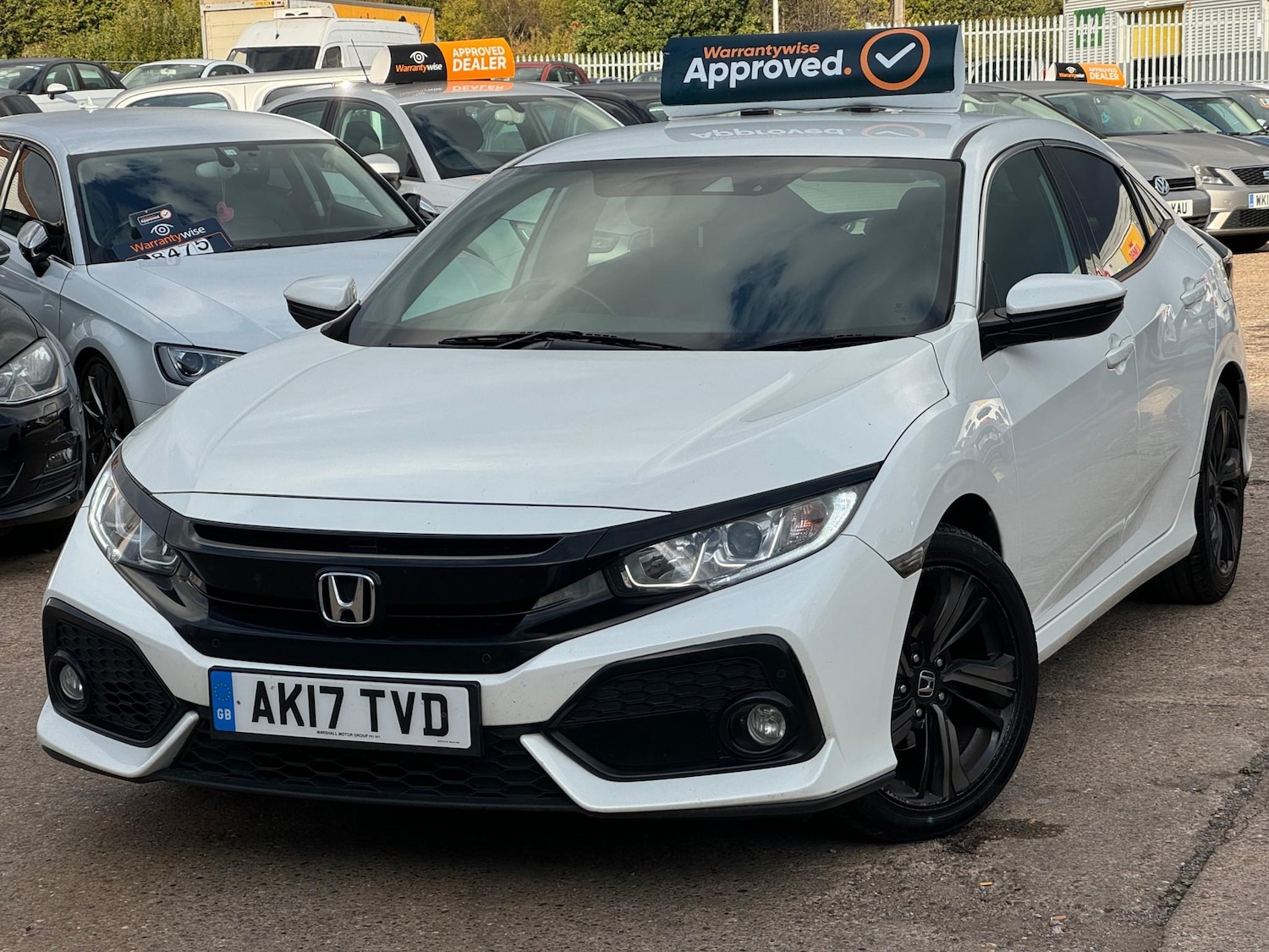 Used Honda Civic 2017 for sale - 77060528: Photo 2