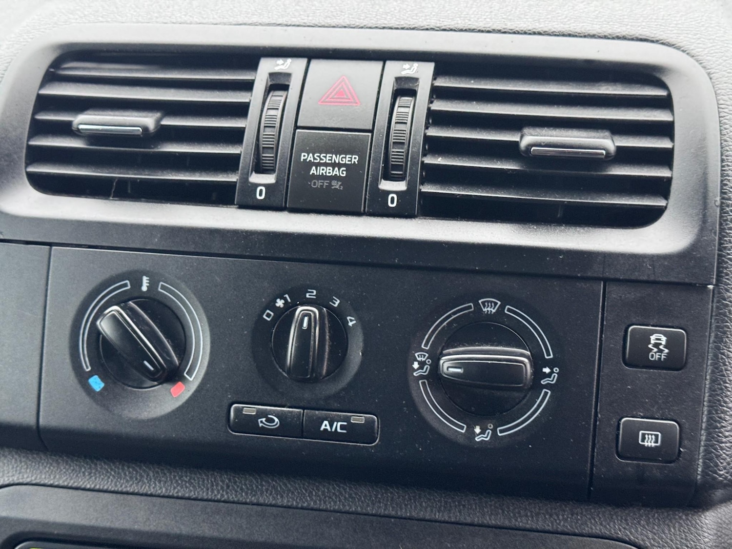 Used Skoda Fabia 2014 for sale - 77064191: Photo 14