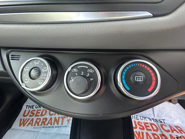 Used Toyota Yaris 2016 for sale - 74428002: Photo 15