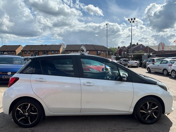 Used Toyota Yaris 2016 for sale - 74428002: Photo 9