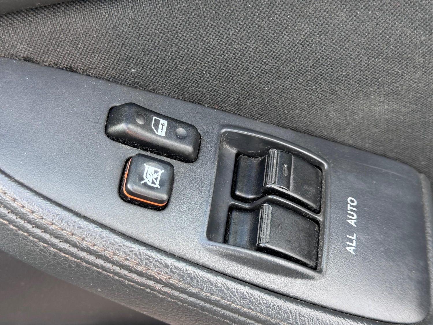 Used Toyota Avensis 2003 for sale - 76222745: Photo 17