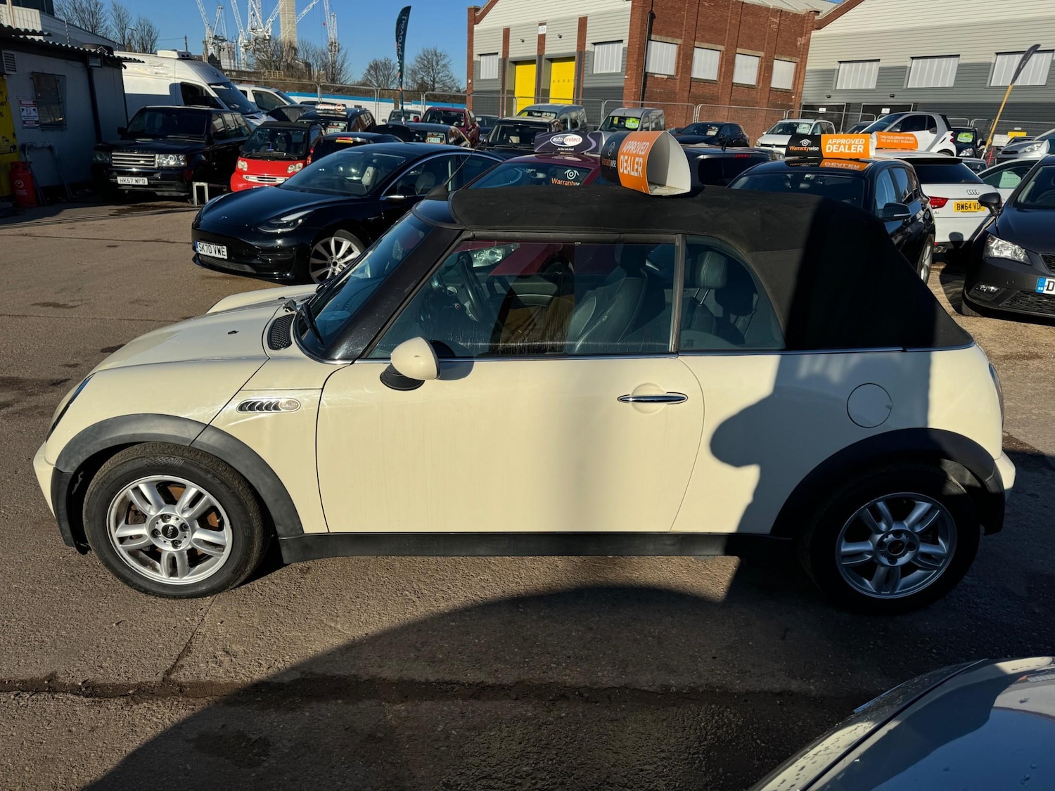 Used MINI Convertible 2006 for sale - 76318256: Photo 9