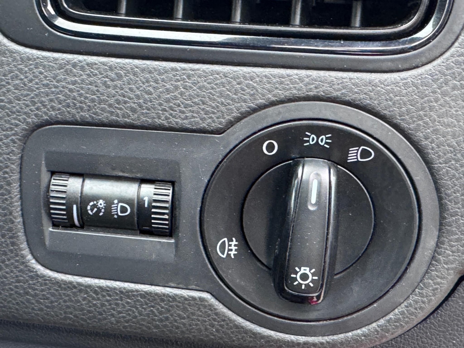 Used Volkswagen Polo 2011 for sale - 76278720: Photo 16