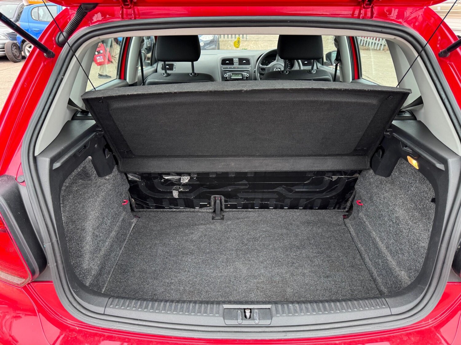 Used Volkswagen Polo 2011 for sale - 76278720: Photo 24