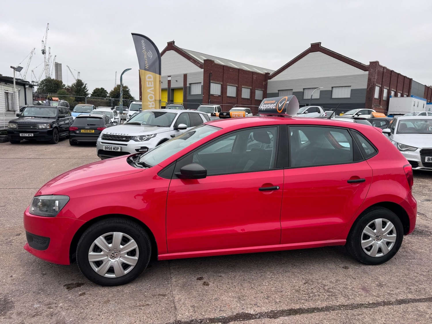 Used Volkswagen Polo 2011 for sale - 76278720: Photo 9