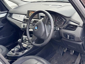 Used BMW 2 Series 2015 for sale - 76405505: Photo