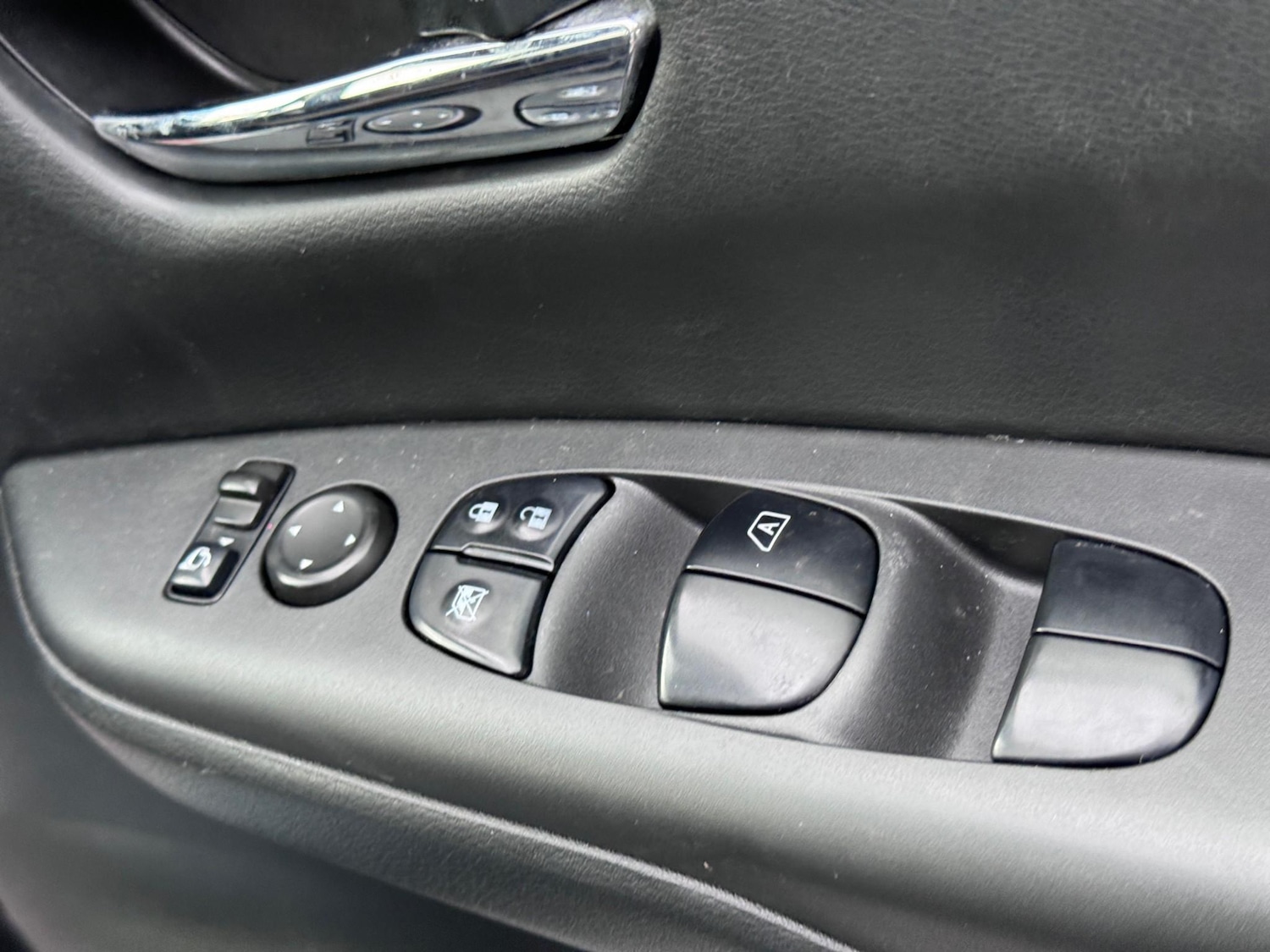 Used Nissan Serena 2025 for sale - 77071752: Photo 14