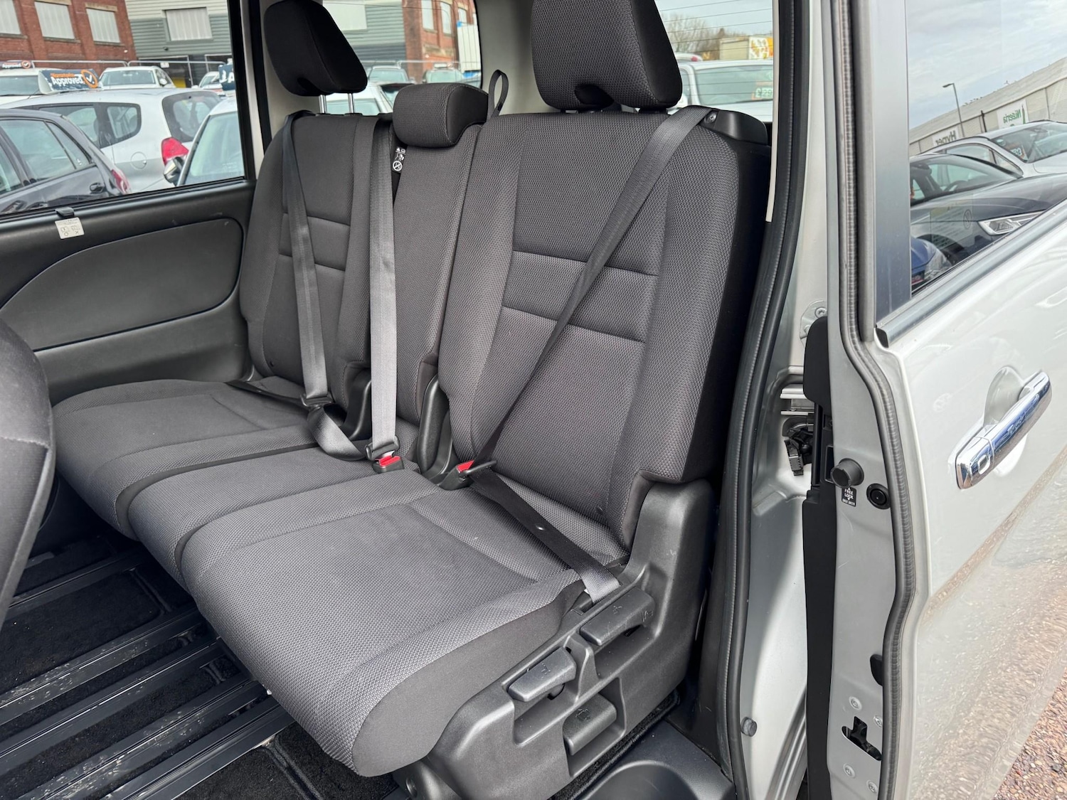 Used Nissan Serena 2025 for sale - 77071752: Photo 25