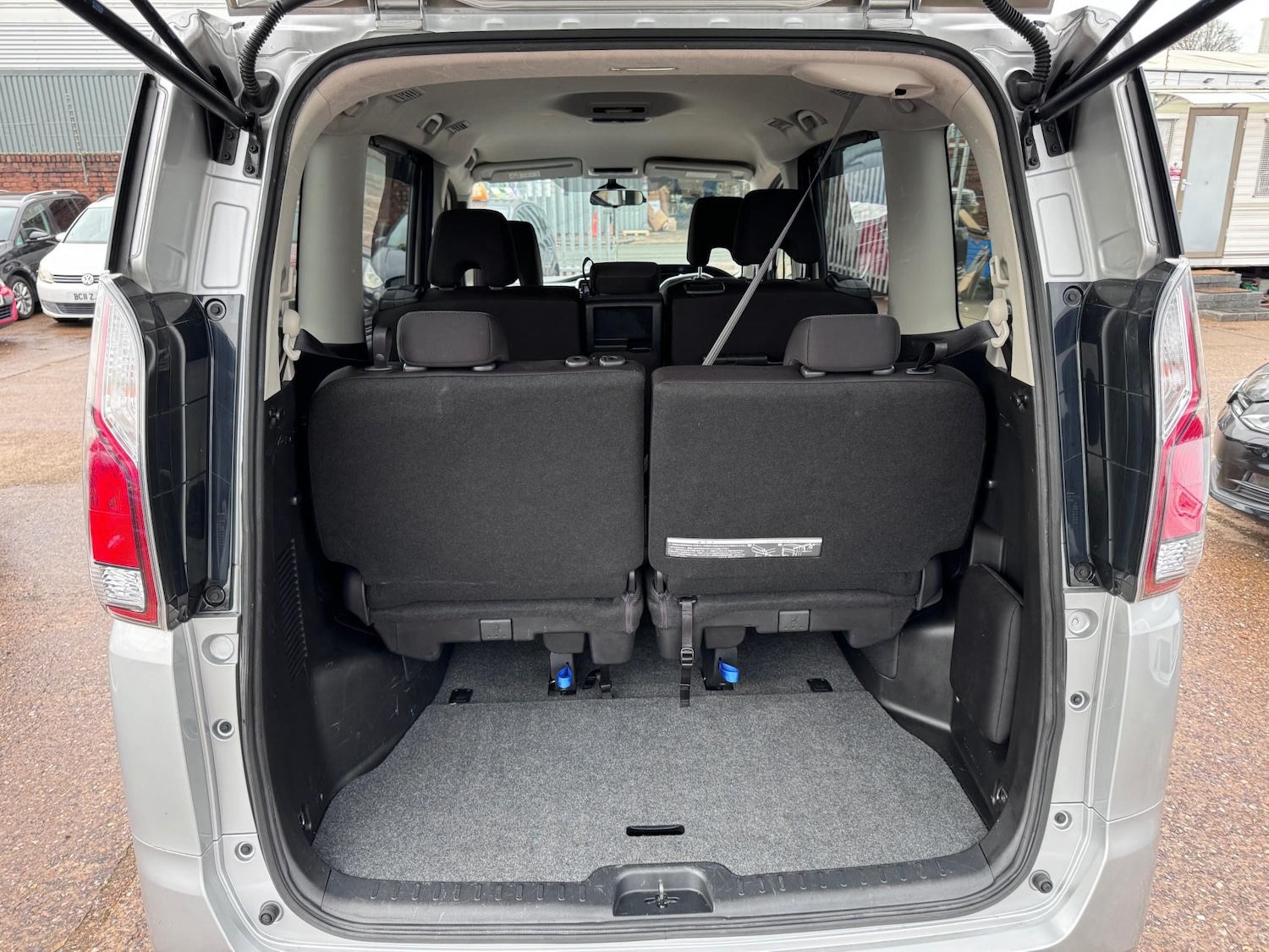 Used Nissan Serena 2025 for sale - 77071752: Photo 28