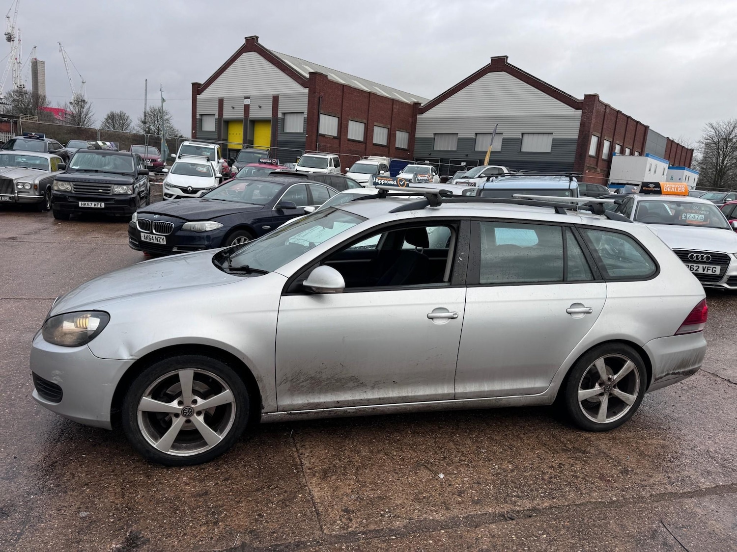 Used Volkswagen Golf 2010 for sale - 77171350: Photo 4