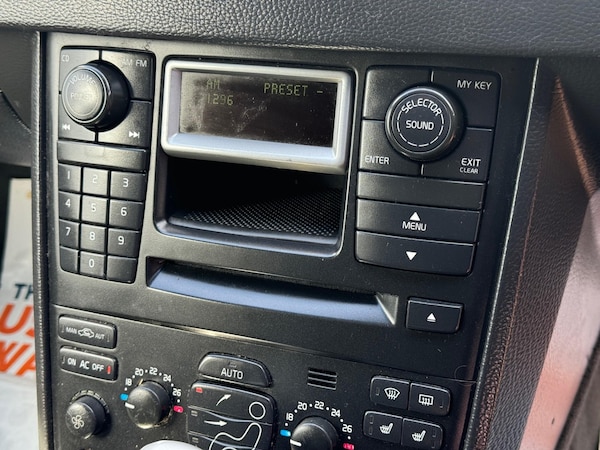 Used Volvo XC90 2004 for sale - 76278715: Photo 22