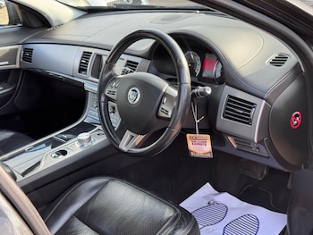 Used Jaguar XF 2010 for sale - 79322652: Photo