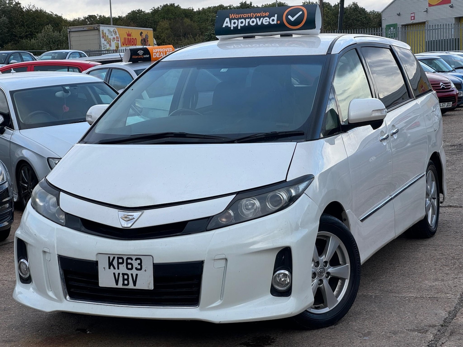 Used Toyota Estima 2024 for sale - 76092312: Photo 2