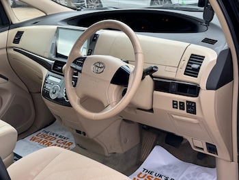 Used Toyota Estima  for sale - 75502478: Photo