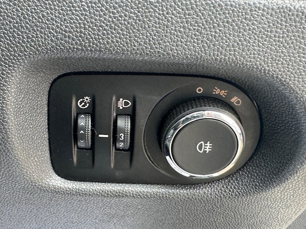 Used Vauxhall Corsa 2015 for sale - 76146853: Photo 13
