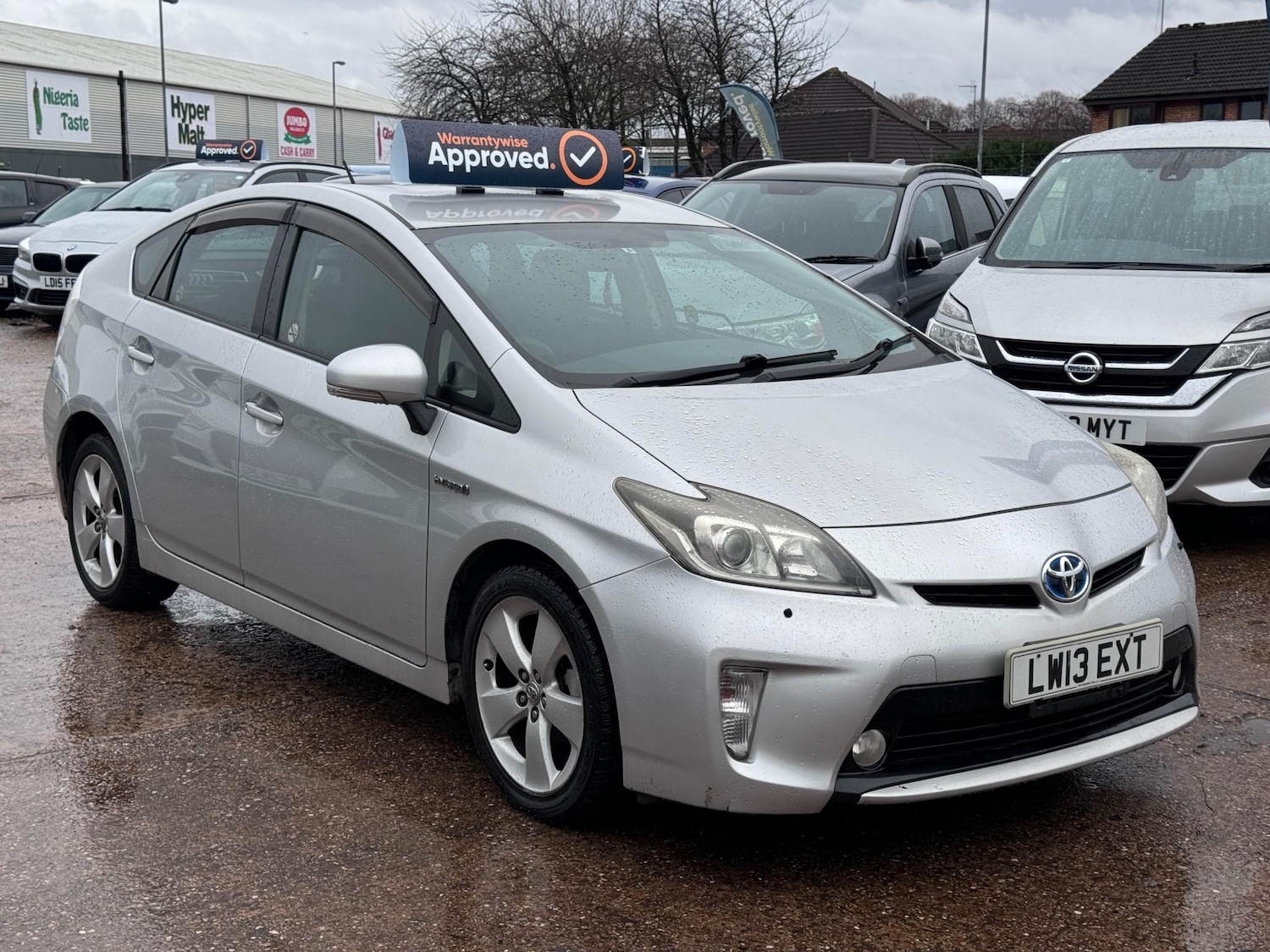 Used Toyota Prius 2020 for sale - 76985507: Photo 2
