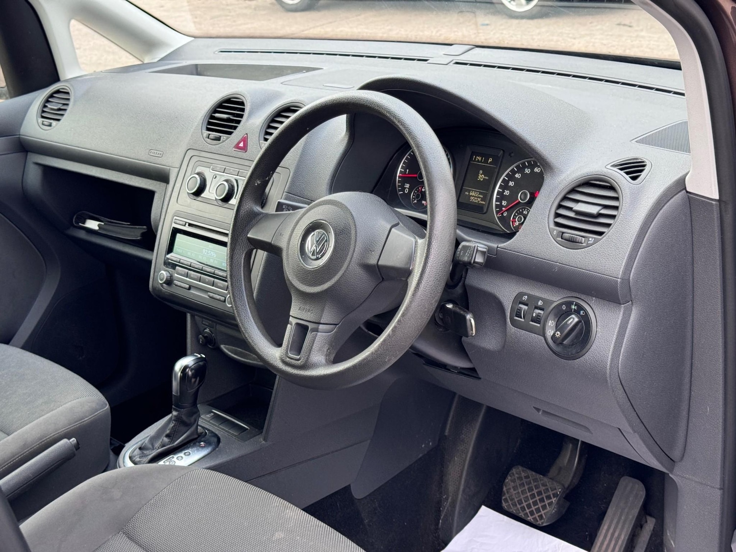 Used Volkswagen Caddy Maxi Life 2011 for sale - 76494995: Photo 9