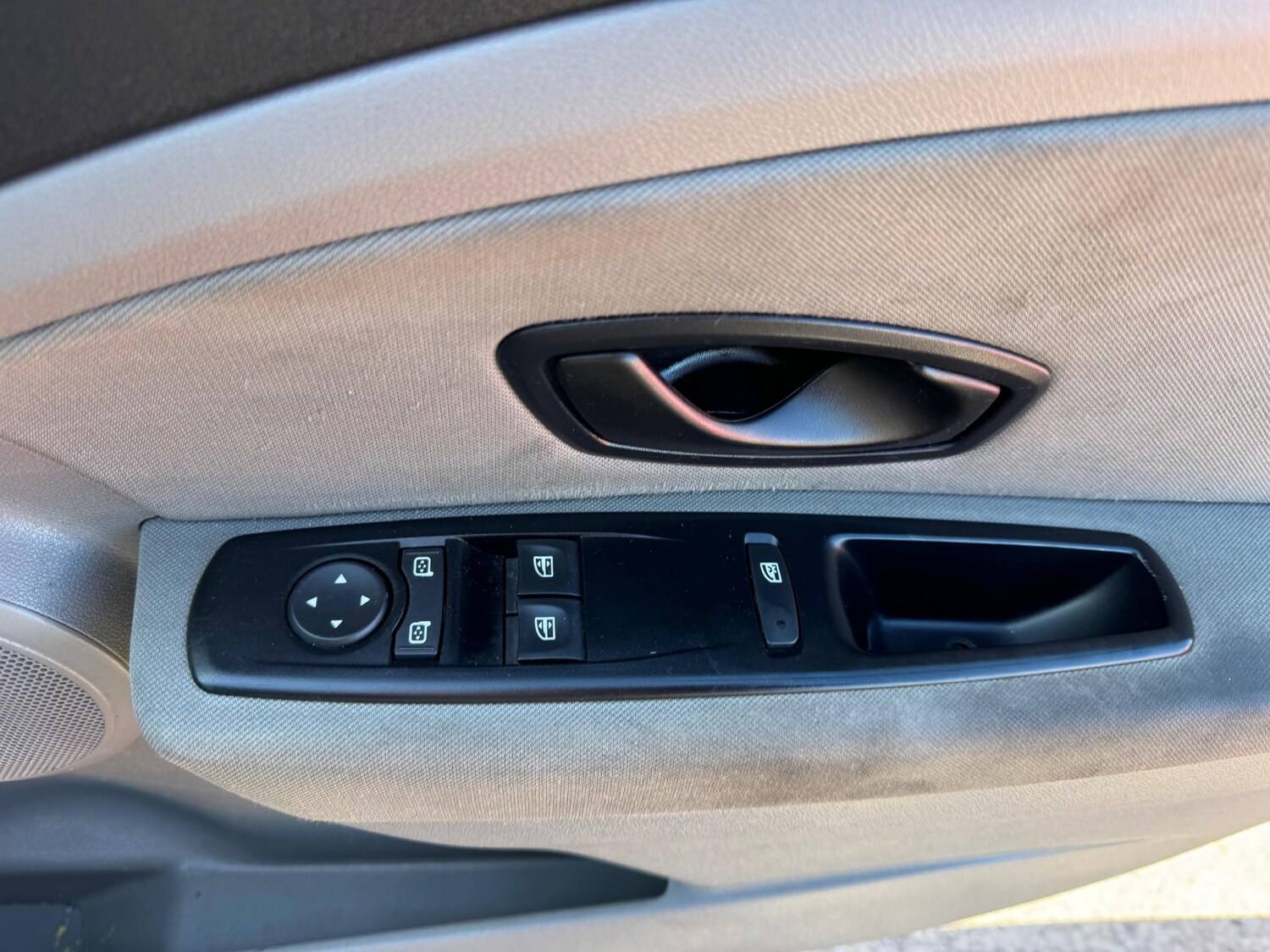 Used Renault Megane 2010 for sale - 76278701: Photo 14