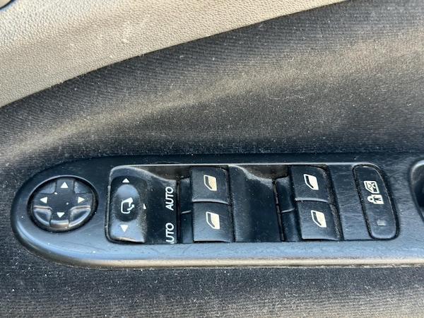 Used Citroen C3 Picasso 2012 for sale - 75170880: Photo 8
