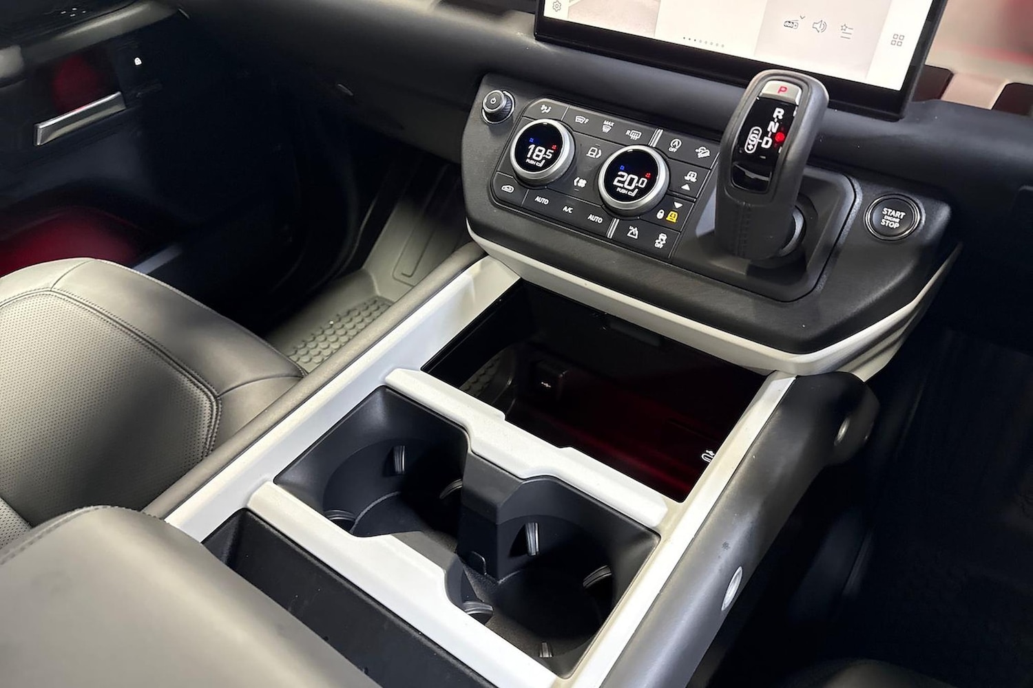 Used Land Rover Defender 2025 for sale - 76492432: Photo 13