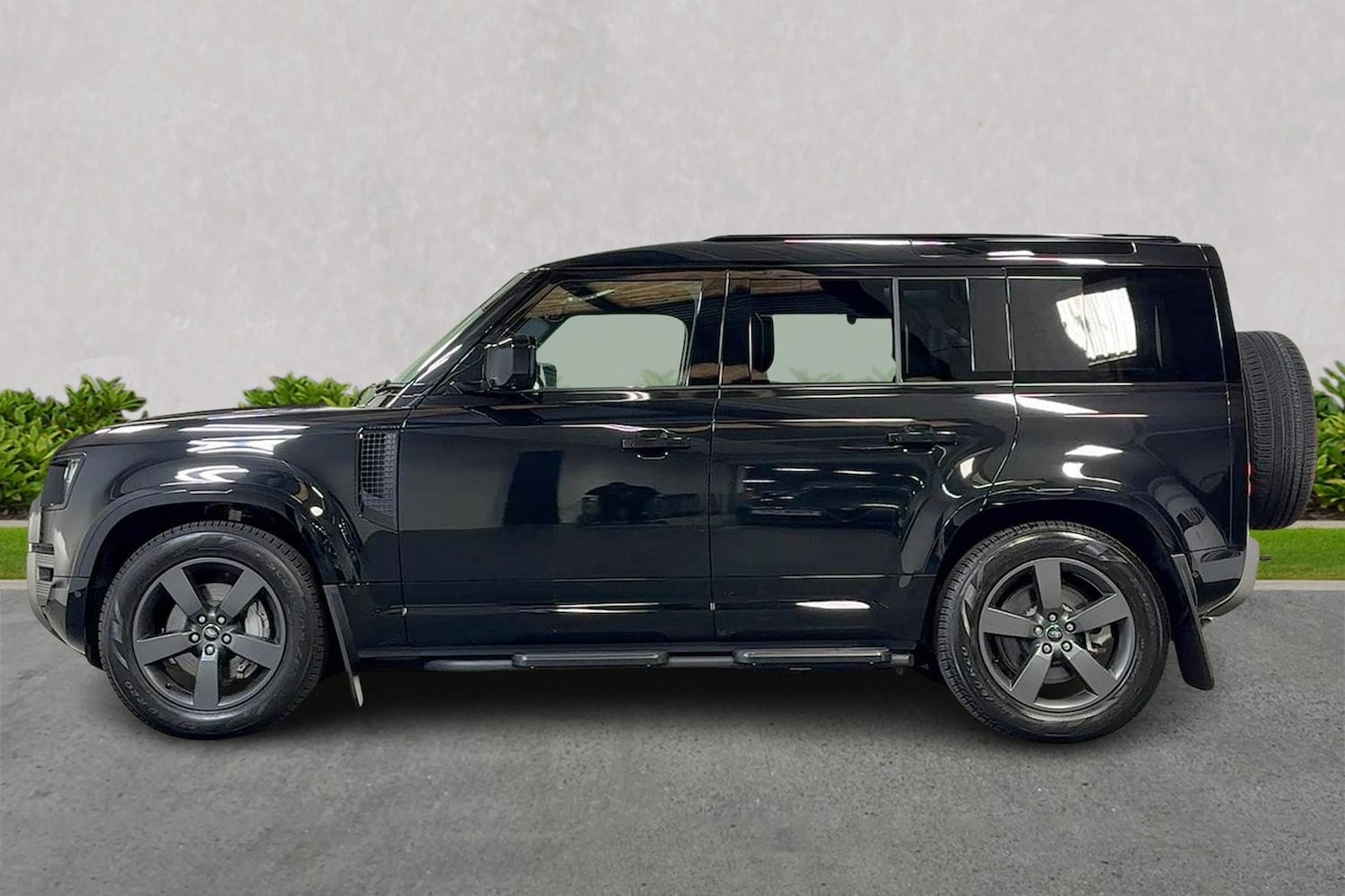 Used Land Rover Defender 2025 for sale - 76492432: Photo 19