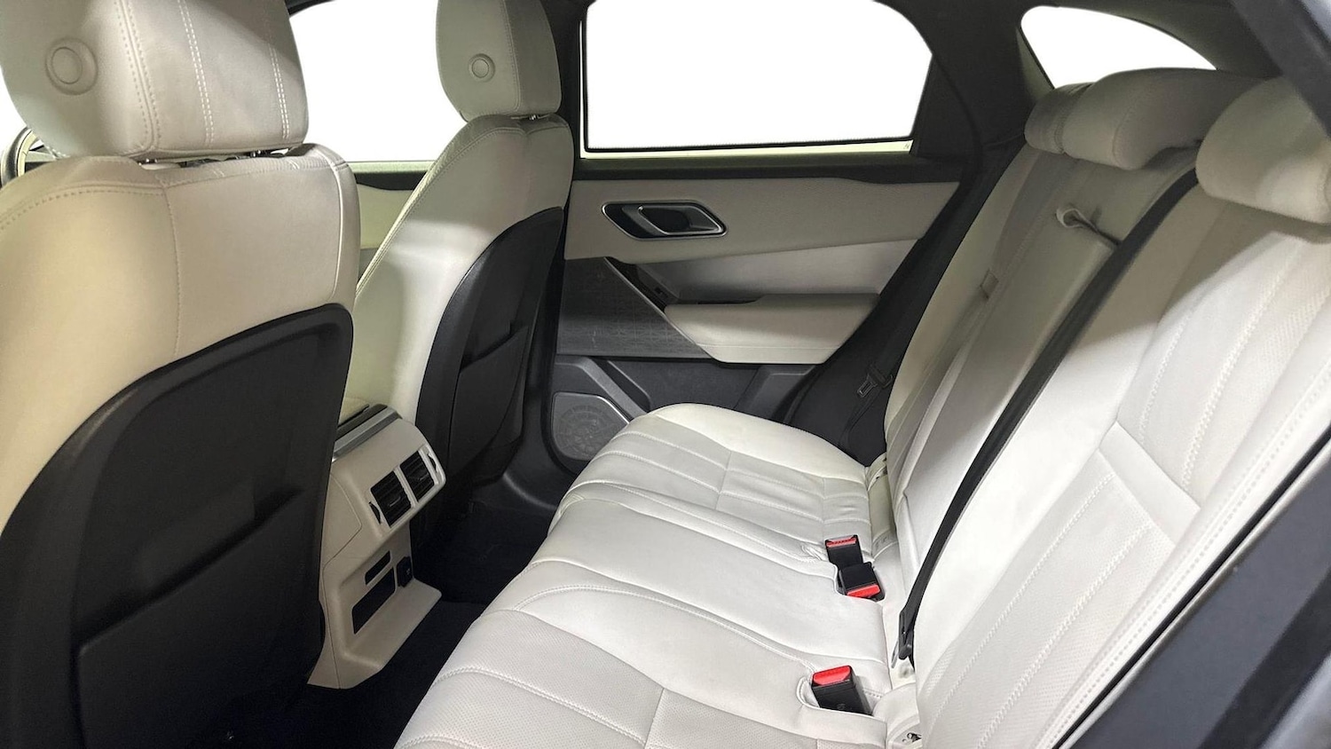 Used Land Rover Range Rover Velar 2021 for sale - 76531374: Photo 4