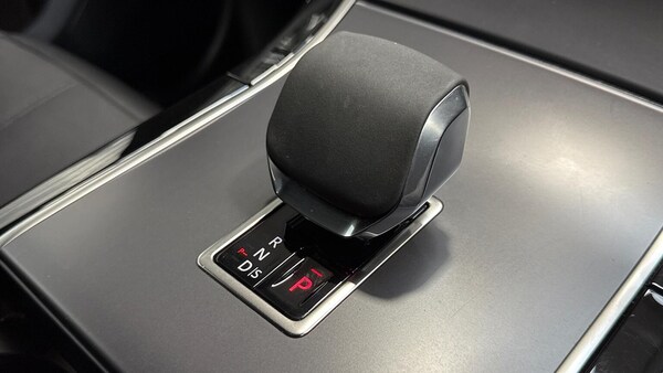 Used Land Rover Range Rover Velar 2023 for sale - 76149609: Photo 9