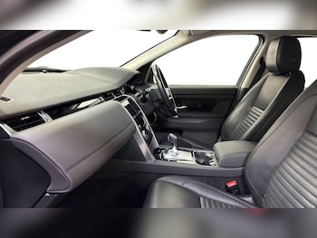 Used Land Rover Discovery Sport 2021 for sale - 78353275: Photo