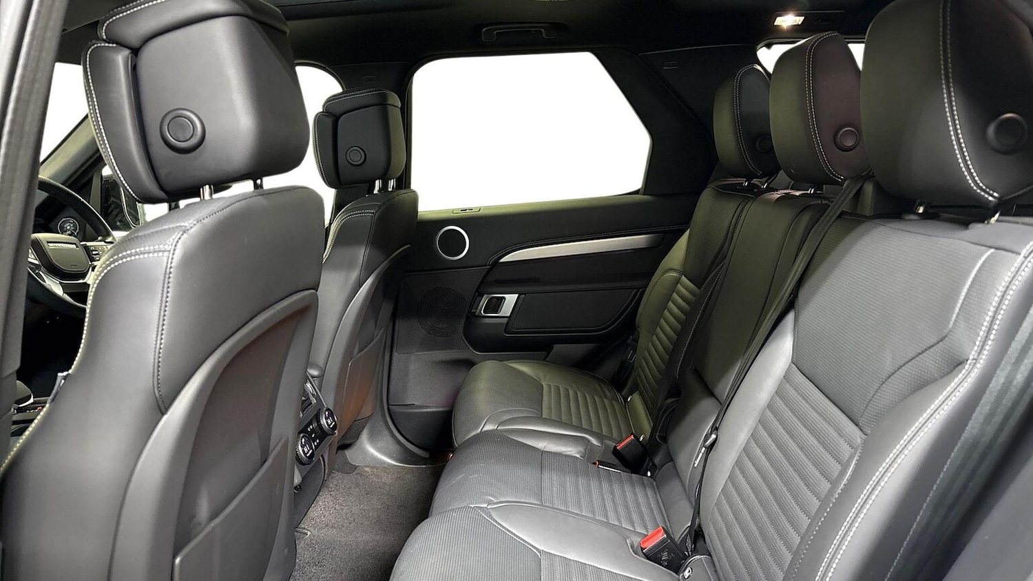 Used Land Rover Discovery 2024 for sale - 77489794: Photo 4