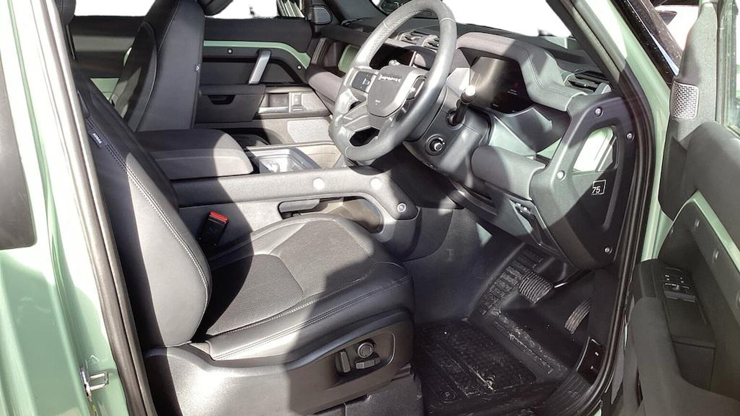 Used Land Rover Defender 2023 for sale - 76785246: Photo 3