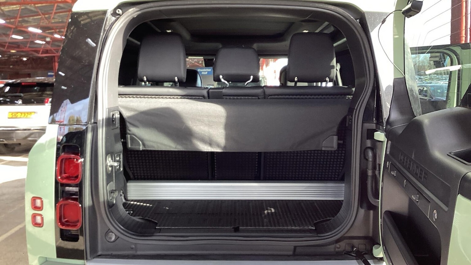 Used Land Rover Defender 2023 for sale - 76785246: Photo 9