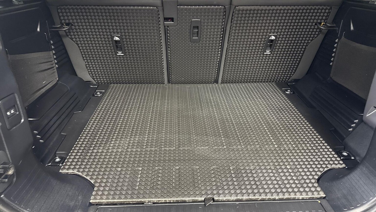 Used Land Rover Defender 2021 for sale - 77701325: Photo 10