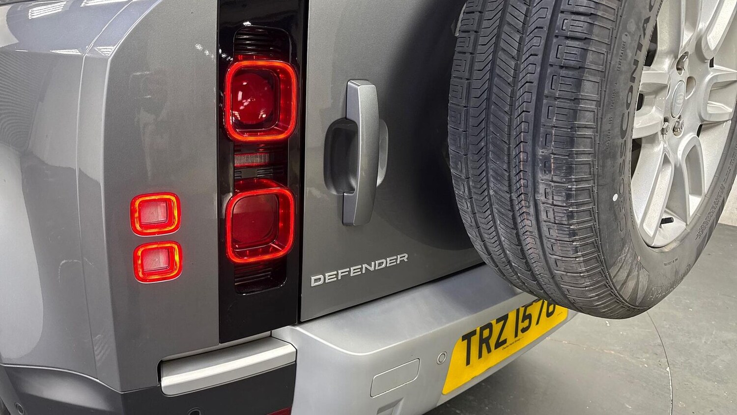 Used Land Rover Defender 2021 for sale - 77701325: Photo 19