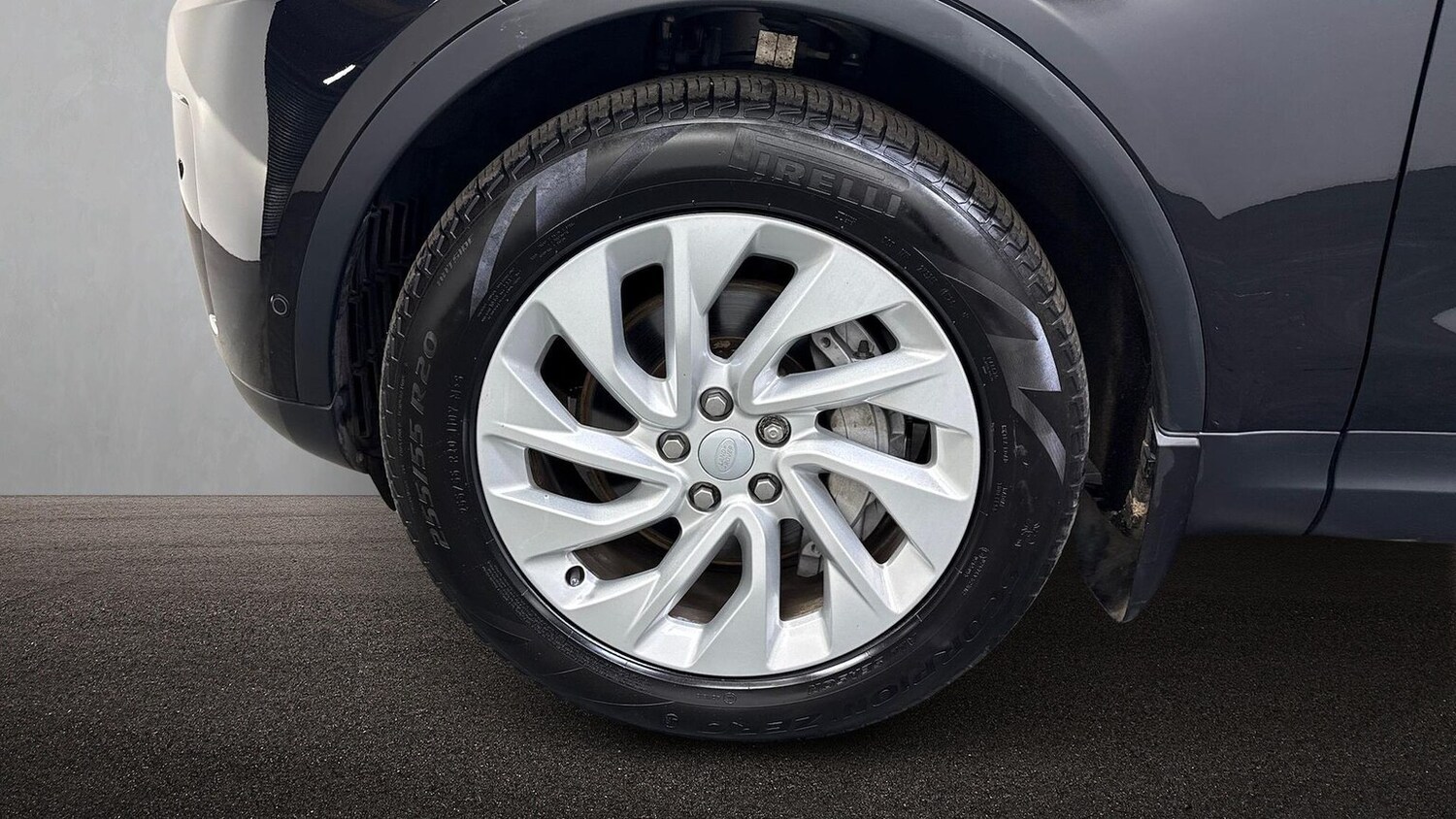 Used Land Rover Discovery 2023 for sale - 77567715: Photo 8