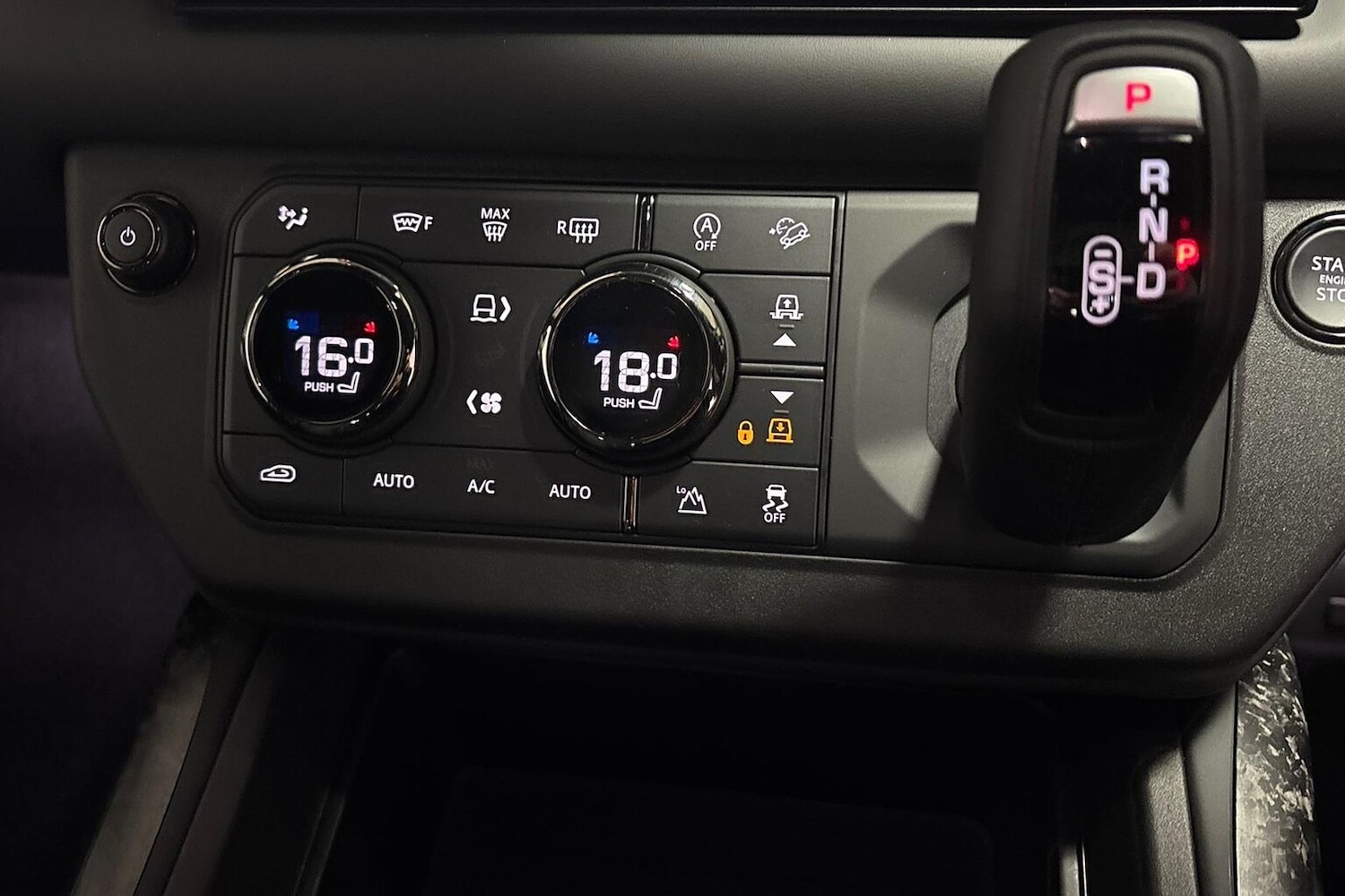 Used Land Rover Defender 2025 for sale - 76663747: Photo 12