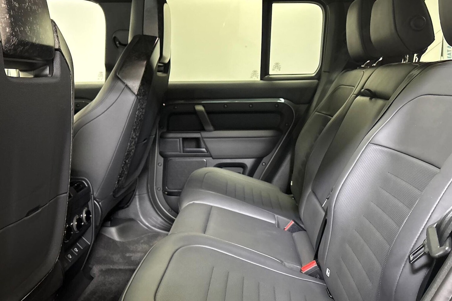 Used Land Rover Defender 2025 for sale - 76663747: Photo 16