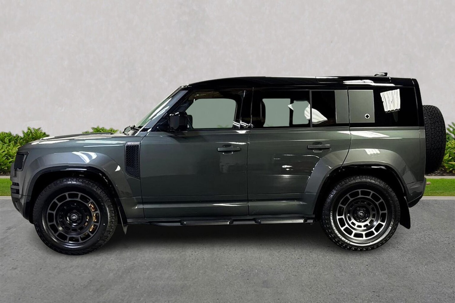 Used Land Rover Defender 2025 for sale - 76663747: Photo 19