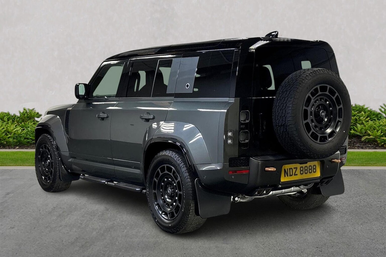 Used Land Rover Defender 2025 for sale - 76663747: Photo 2